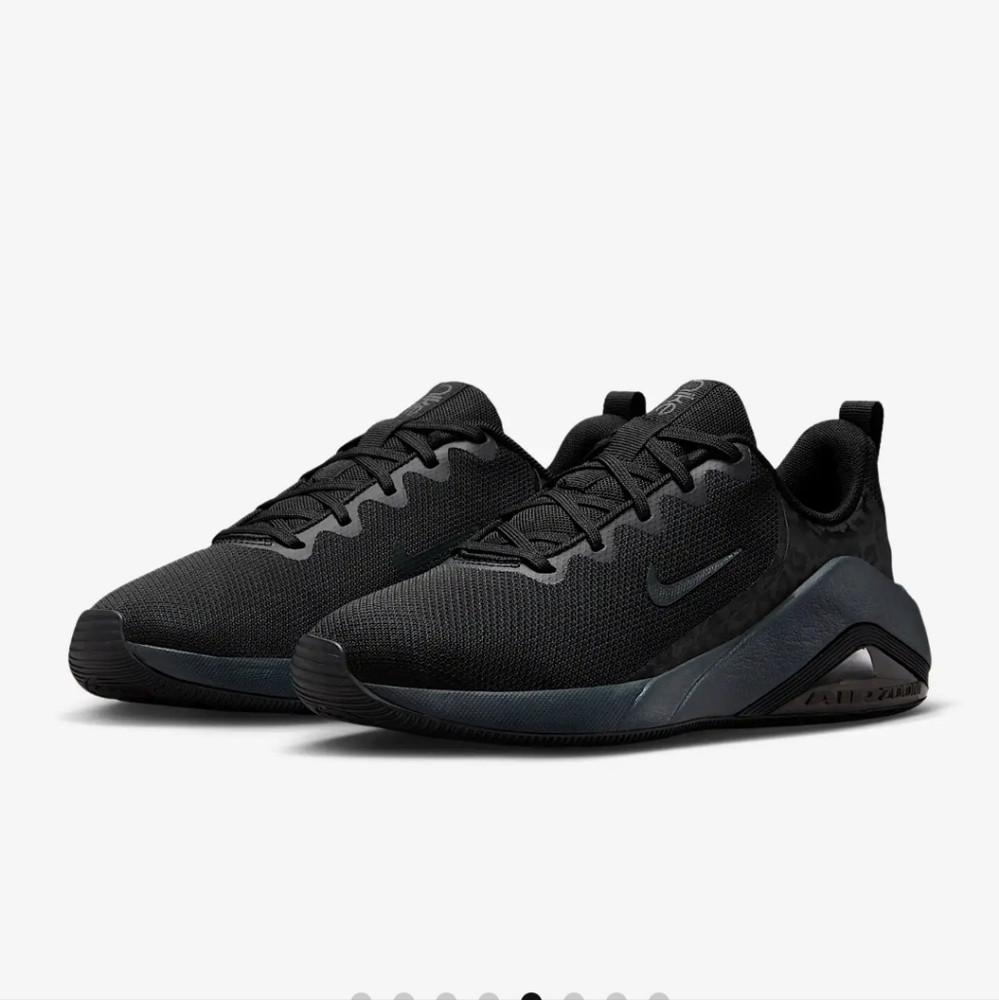 Nike Women's Black and Gray Athletic Shoes
